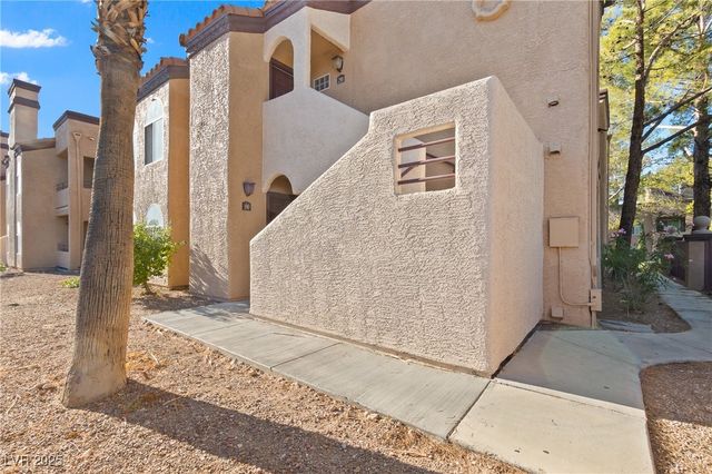 9325 West Desert Inn Road 190, Las Vegas, NV 89117