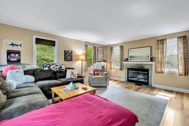 2231 Meetinghouse Way, Barnstable, MA 02668