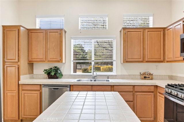 37055 De Portola Rd, Temecula, CA 94592