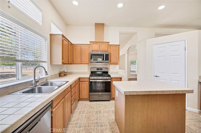37055 De Portola Rd, Temecula, CA 94592
