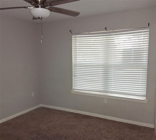 207 E Mccoulskey Street, Terrell, TX 75160