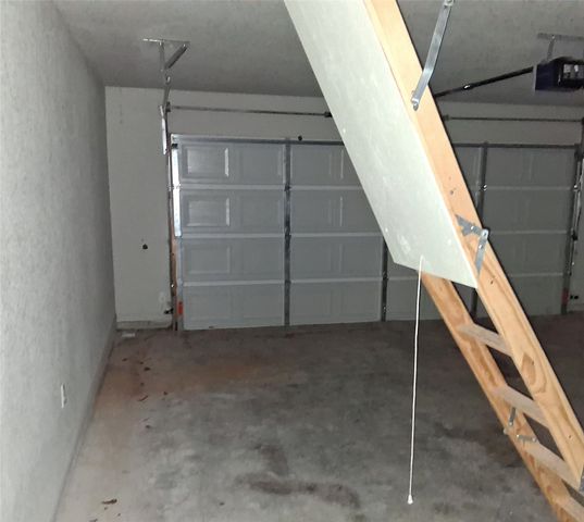 207 E Mccoulskey Street, Terrell, TX 75160