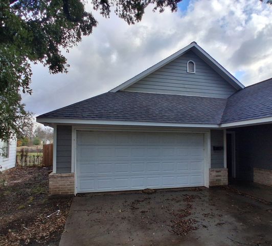 207 E Mccoulskey Street, Terrell, TX 75160