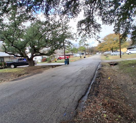 207 E Mccoulskey Street, Terrell, TX 75160