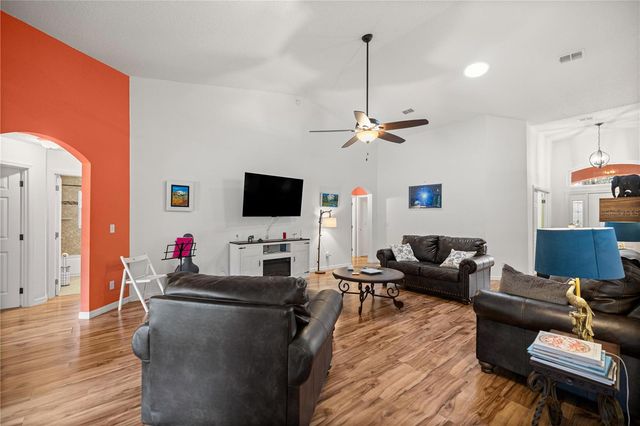 8490 SE 110TH STREET ROAD, Belleview, FL 34420