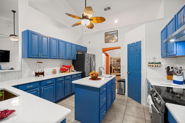 8490 SE 110TH STREET ROAD, Belleview, FL 34420