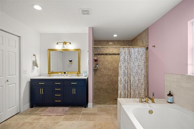 8490 SE 110TH STREET ROAD, Belleview, FL 34420