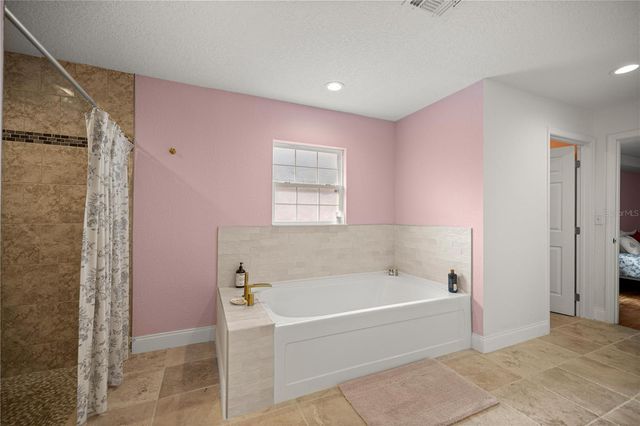 8490 SE 110TH STREET ROAD, Belleview, FL 34420