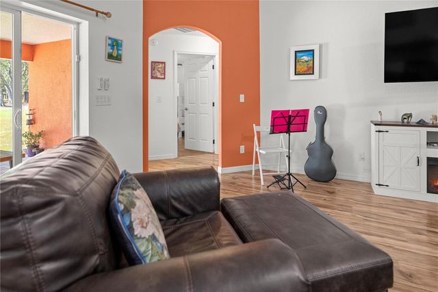 8490 SE 110TH STREET ROAD, Belleview, FL 34420