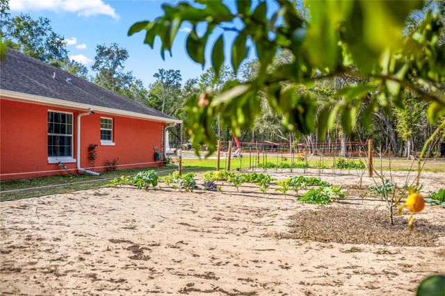 8490 SE 110TH STREET ROAD, Belleview, FL 34420