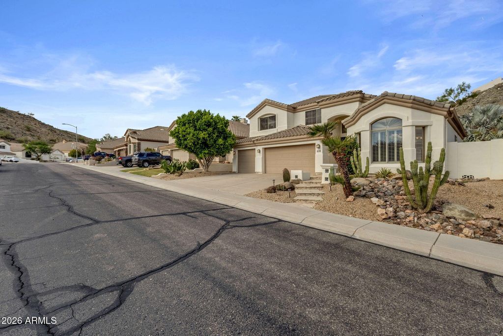 614 E BROOKWOOD Court, Phoenix, AZ 85048 — photo 3
