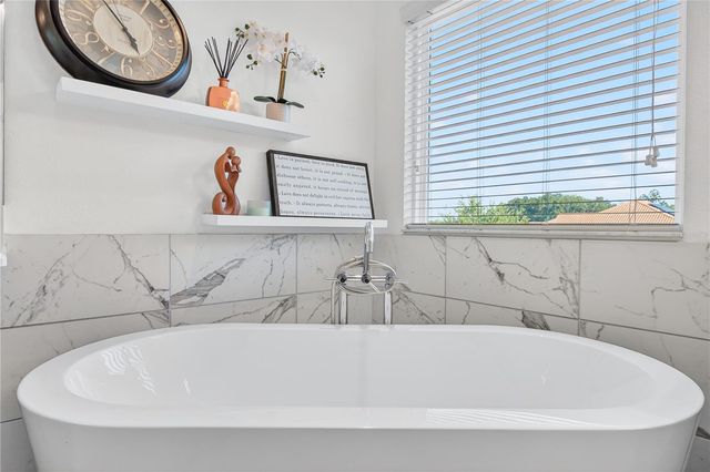 3905 AQUILLA DRIVE, Lakeland, FL 33810