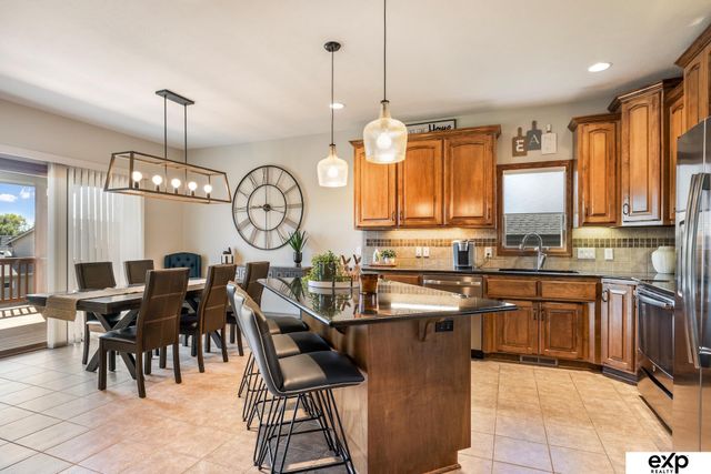 19329 J Street, Omaha, NE 68135