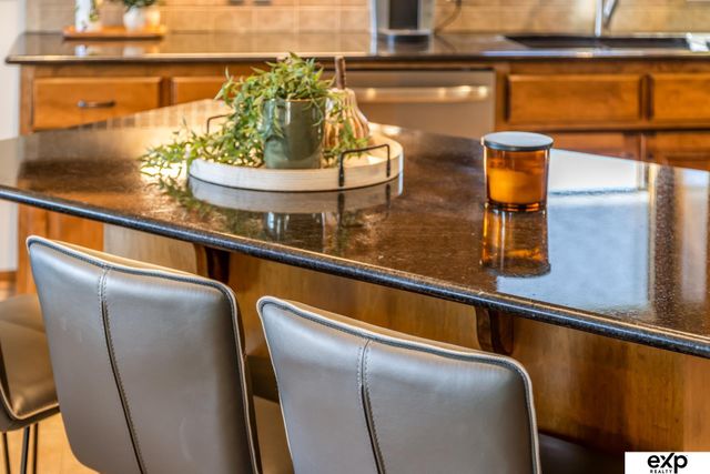 19329 J Street, Omaha, NE 68135