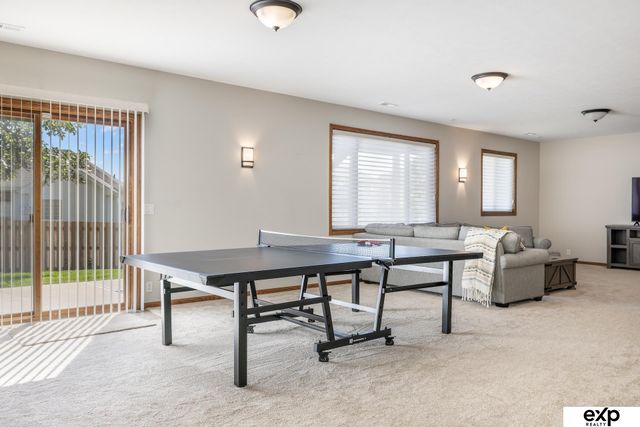 19329 J Street, Omaha, NE 68135