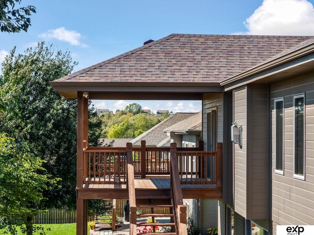 19329 J Street, Omaha, NE 68135