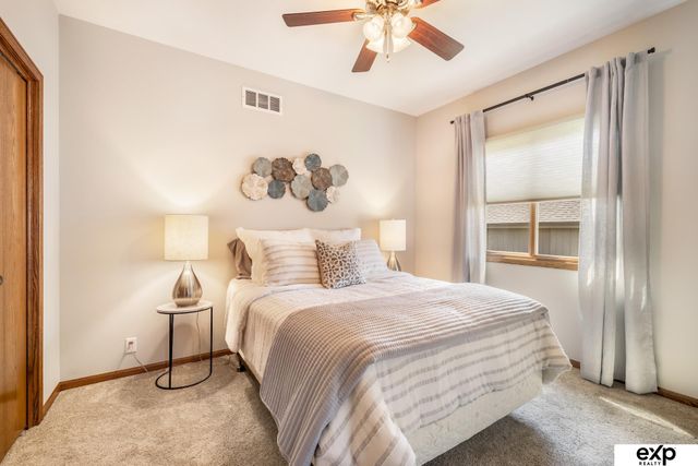 19329 J Street, Omaha, NE 68135