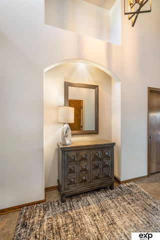 19329 J Street, Omaha, NE 68135