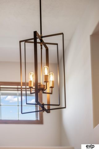 19329 J Street, Omaha, NE 68135