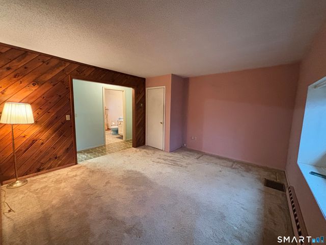 26 Village Circle, Naugatuck, CT 06770