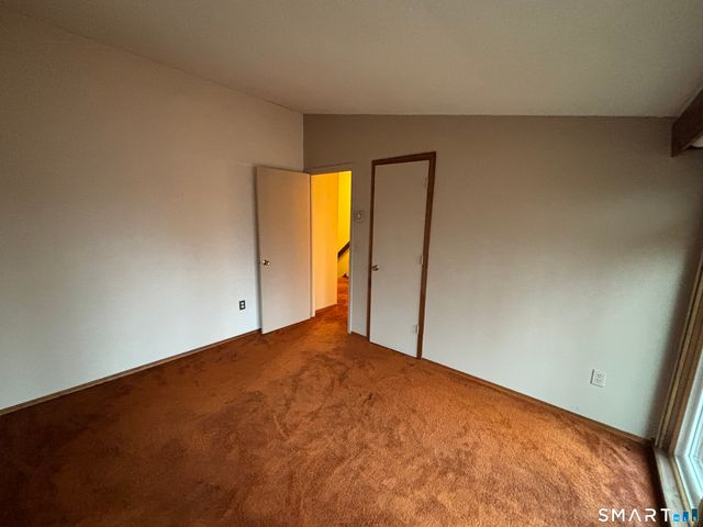 26 Village Circle, Naugatuck, CT 06770