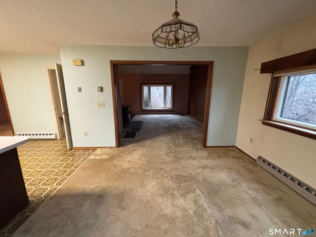 26 Village Circle, Naugatuck, CT 06770