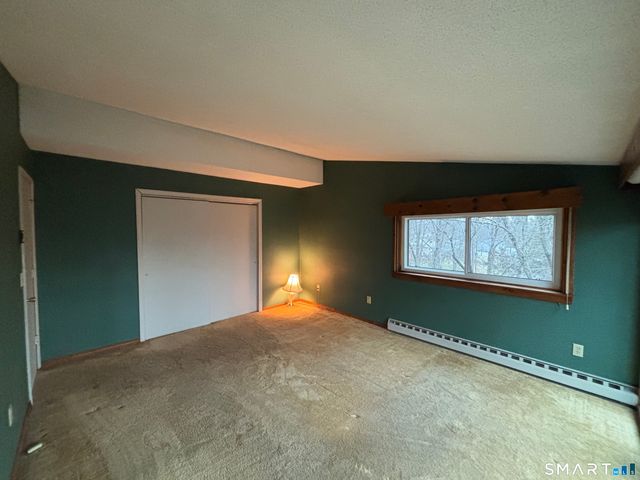 26 Village Circle, Naugatuck, CT 06770