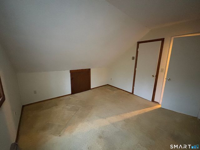 26 Village Circle, Naugatuck, CT 06770