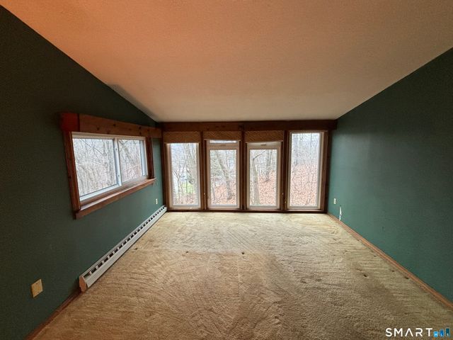 26 Village Circle, Naugatuck, CT 06770