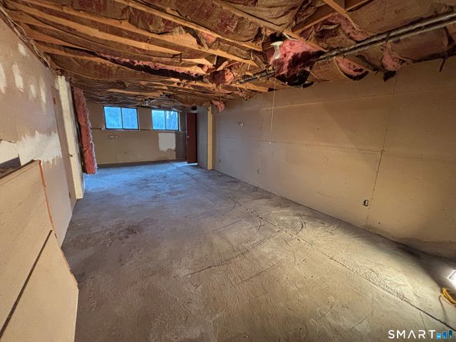 26 Village Circle, Naugatuck, CT 06770