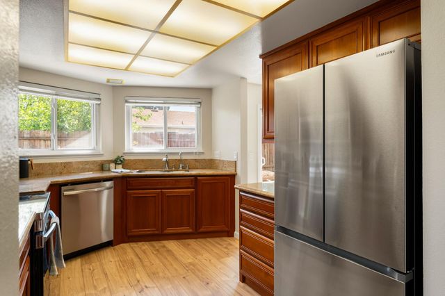 4064 Birchgrove Way, Sacramento, CA 95826