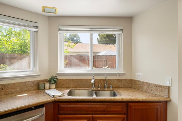 4064 Birchgrove Way, Sacramento, CA 95826