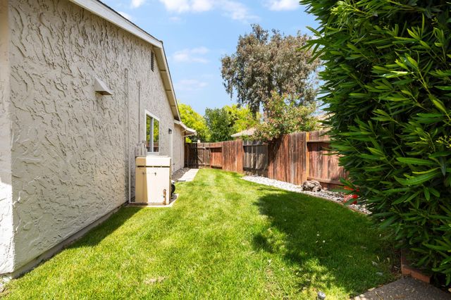 4064 Birchgrove Way, Sacramento, CA 95826
