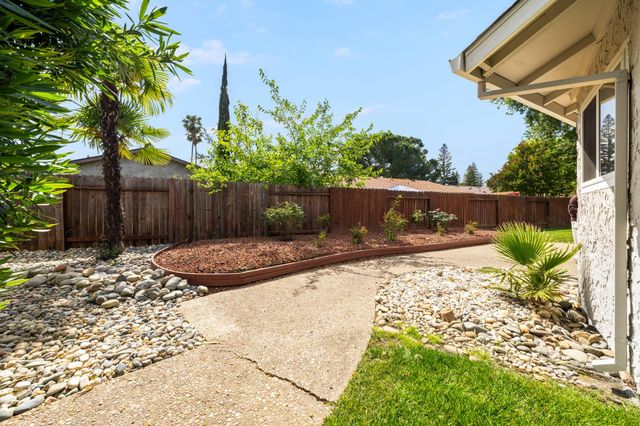 4064 Birchgrove Way, Sacramento, CA 95826