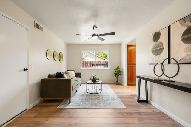 4064 Birchgrove Way, Sacramento, CA 95826