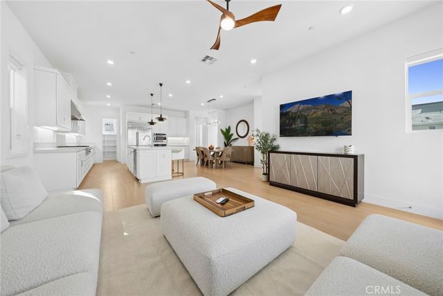 427 Flycatcher, Irvine, CA 92618