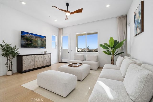 427 Flycatcher, Irvine, CA 92618