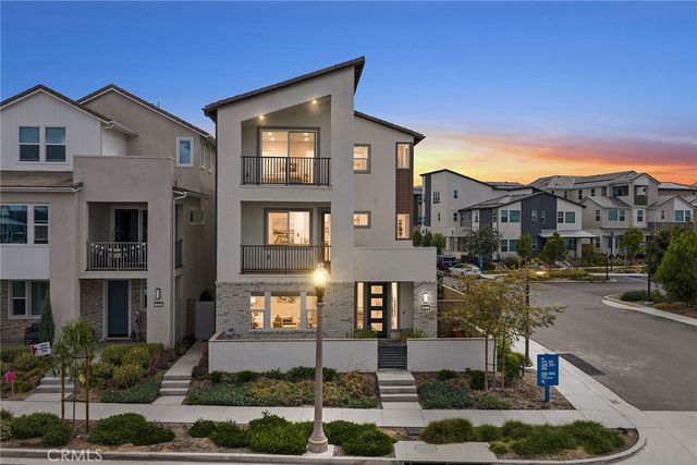 427 Flycatcher, Irvine, CA 92618