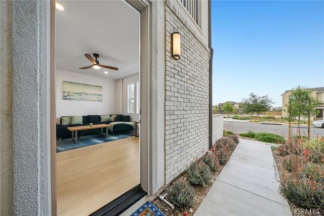 427 Flycatcher, Irvine, CA 92618