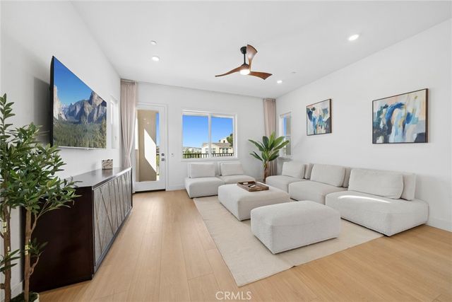 427 Flycatcher, Irvine, CA 92618