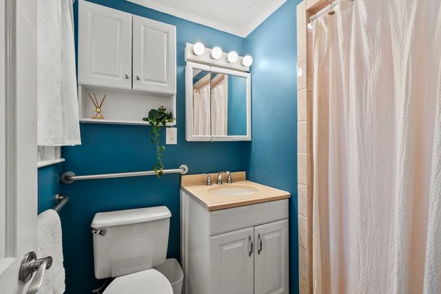 541 Flagg Hill Rd, Boxborough, MA 01719