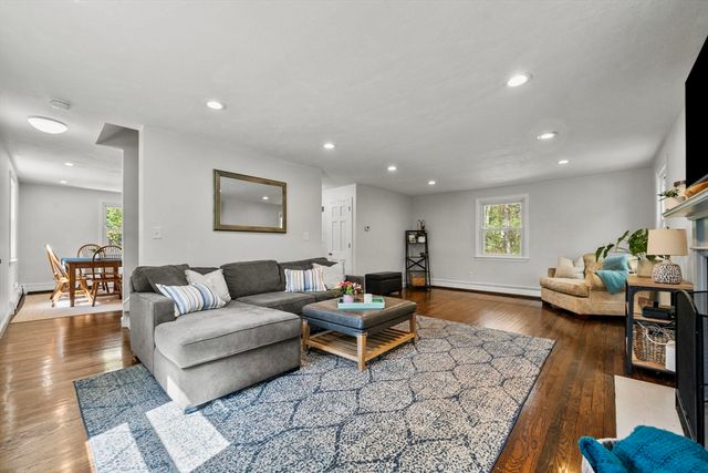 541 Flagg Hill Rd, Boxborough, MA 01719