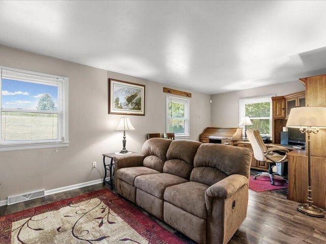 7073 W GILLESPIE BRIDGE RD, Columbia, MO 65203