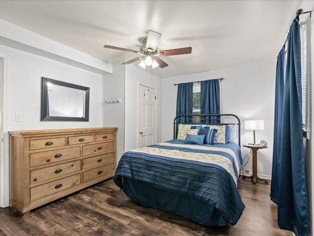 7073 W GILLESPIE BRIDGE RD, Columbia, MO 65203