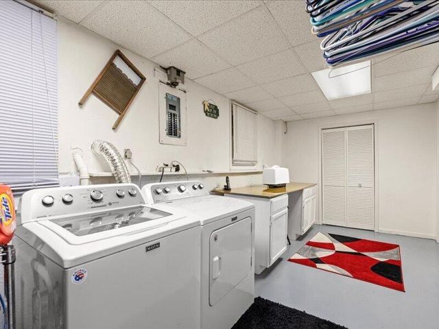 7073 W GILLESPIE BRIDGE RD, Columbia, MO 65203