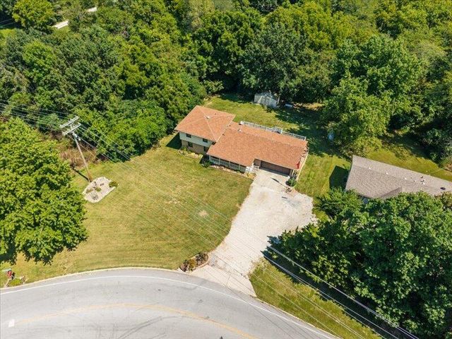 7073 W GILLESPIE BRIDGE RD, Columbia, MO 65203