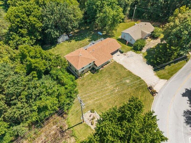 7073 W GILLESPIE BRIDGE RD, Columbia, MO 65203