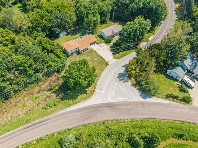 7073 W GILLESPIE BRIDGE RD, Columbia, MO 65203