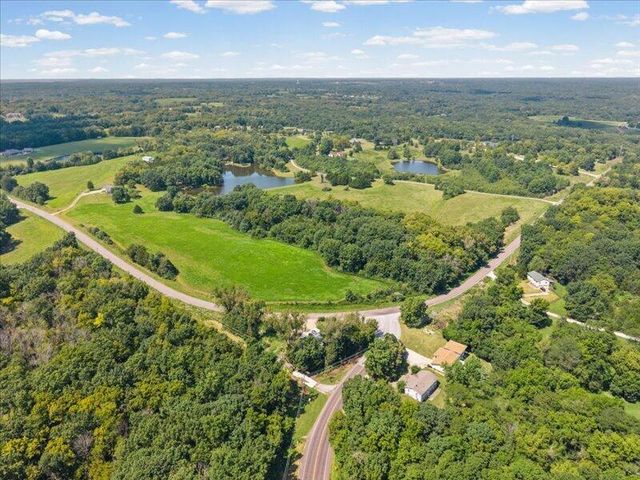 7073 W GILLESPIE BRIDGE RD, Columbia, MO 65203