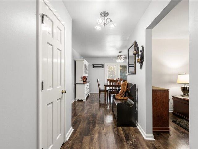 7073 W GILLESPIE BRIDGE RD, Columbia, MO 65203